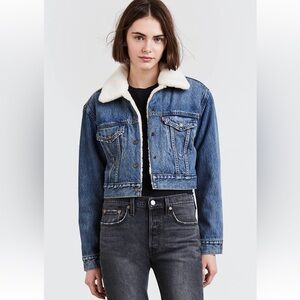 Levi’s Cropped Sherpa Trucker Denim Jacket Size Medium